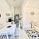 Weiner House I 2bdrm I 8ppl *
