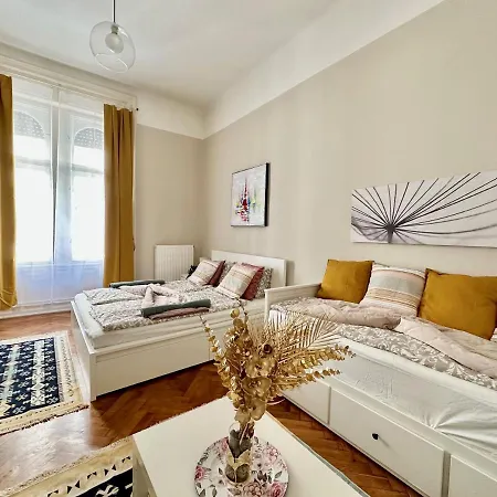Weiner House I 2bdrm I 8ppl شقة بودابست
