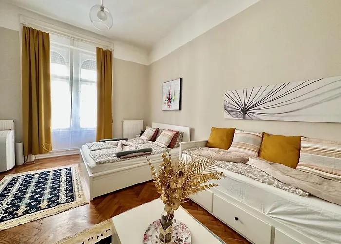 Weiner House I 2bdrm I 8ppl Apartment Budapest