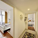 아파트 Weiner House I 2bdrm I 8ppl *